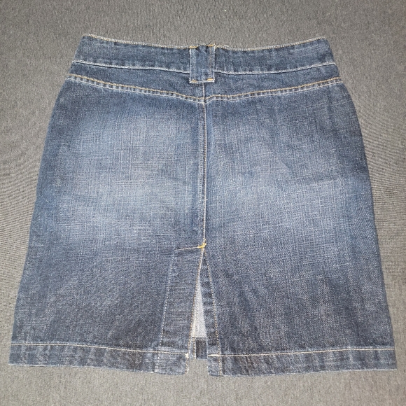 l.e.i. Mini Jean Skirt With Slit - Size 7 - Medium Wash - Picture 6 of 6